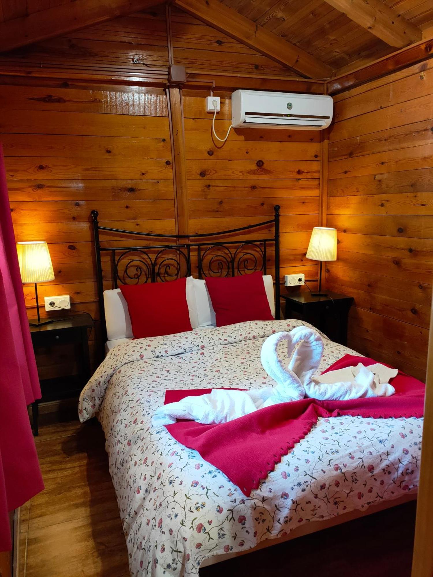 El Paraje Del Chef Laroles Екстериор снимка